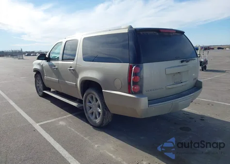 2013 GMC Yukon Xl 1500 Denali z USA, uszkodzony, nr VIN 1GKS2MEF3DR307580